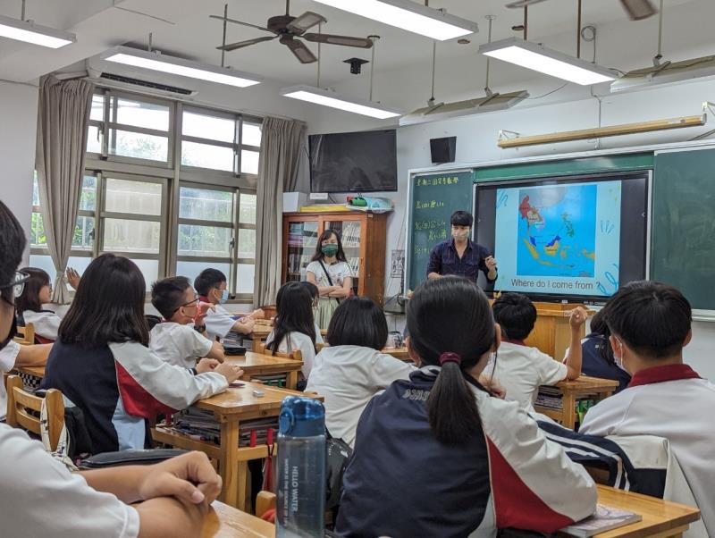臺中市大甲區大甲國民中學校友會 臺中市大甲區大甲國民中學校友會