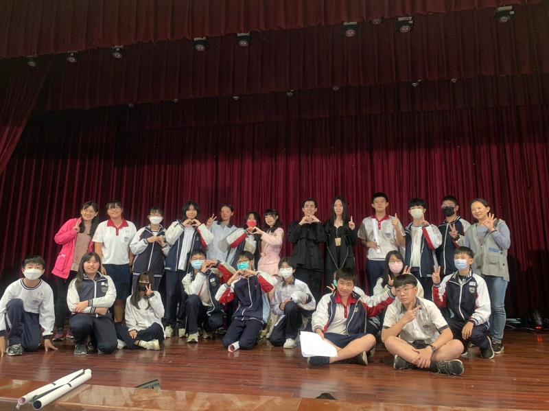 臺中市大甲區大甲國民中學校友會 臺中市大甲區大甲國民中學校友會