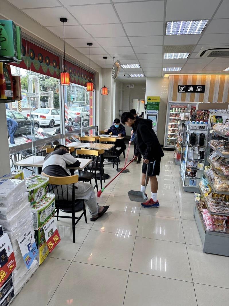 臺中市大甲區大甲國民中學校友會 臺中市大甲區大甲國民中學校友會
