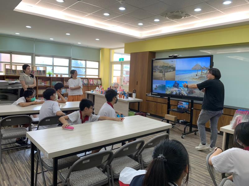 臺中市大甲區大甲國民中學校友會 臺中市大甲區大甲國民中學校友會