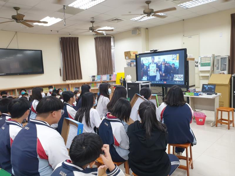 臺中市大甲區大甲國民中學校友會 臺中市大甲區大甲國民中學校友會