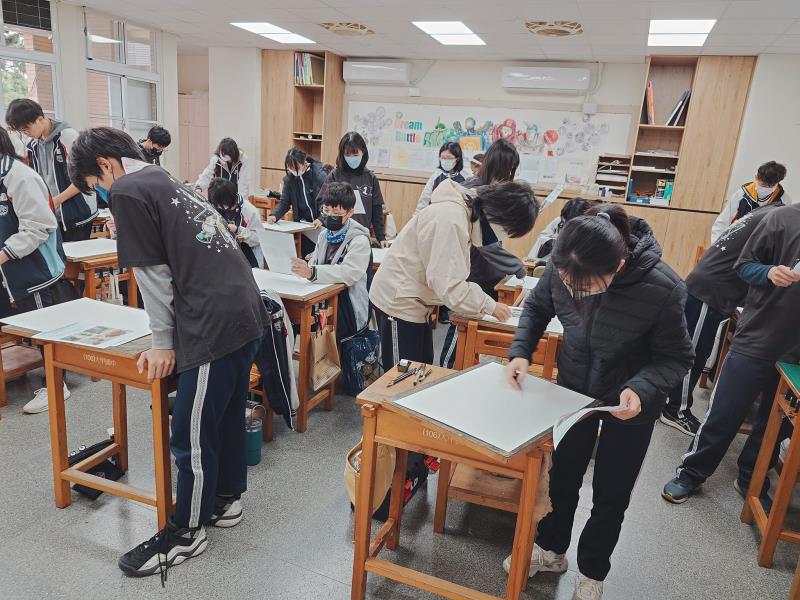 臺中市大甲區大甲國民中學校友會 臺中市大甲區大甲國民中學校友會