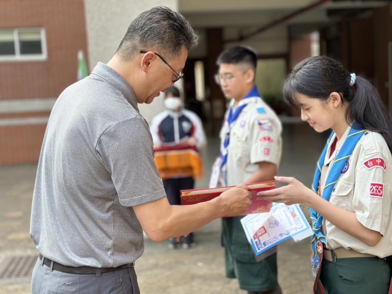 臺中市大甲區大甲國民中學校友會