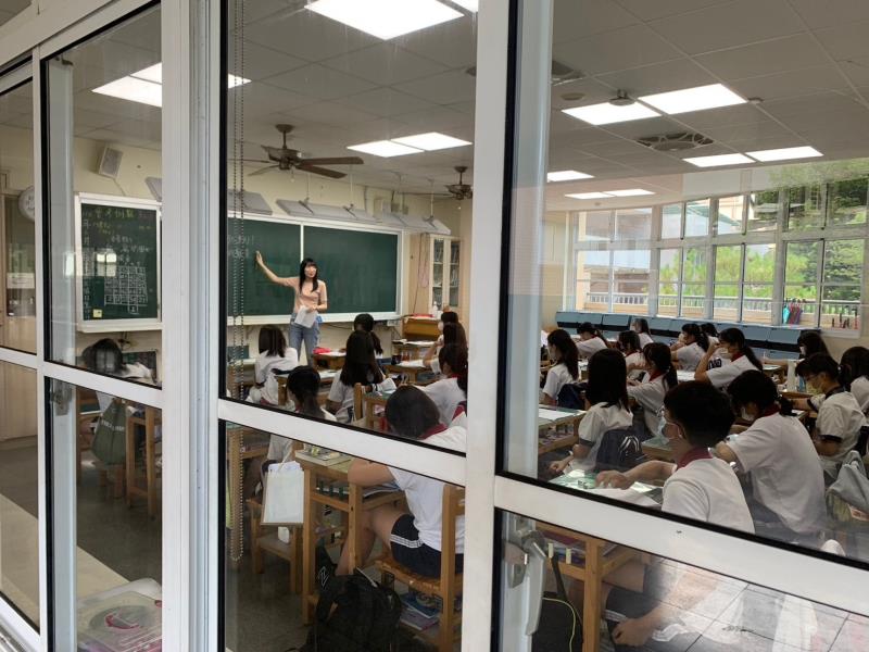 臺中市大甲區大甲國民中學校友會 臺中市大甲區大甲國民中學校友會