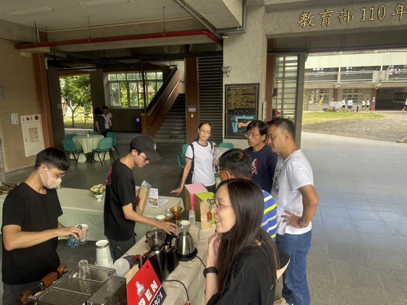 臺中市大甲區大甲國民中學校友會