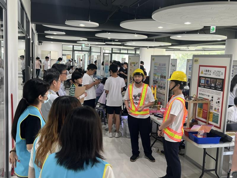 臺中市大甲區大甲國民中學校友會