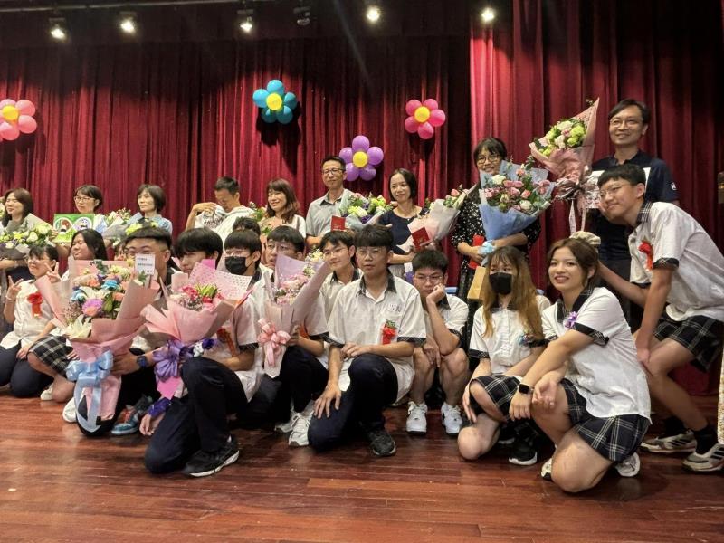 臺中市大甲區大甲國民中學校友會 臺中市大甲區大甲國民中學校友會