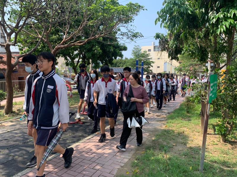 臺中市大甲區大甲國民中學校友會 臺中市大甲區大甲國民中學校友會
